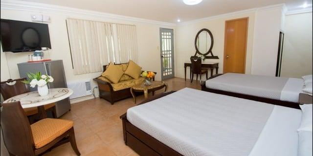 Suite with Beach View Room